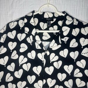 Men’s XXL Black White Broken Heart Print Valentine’s Short Sleeve Button Down